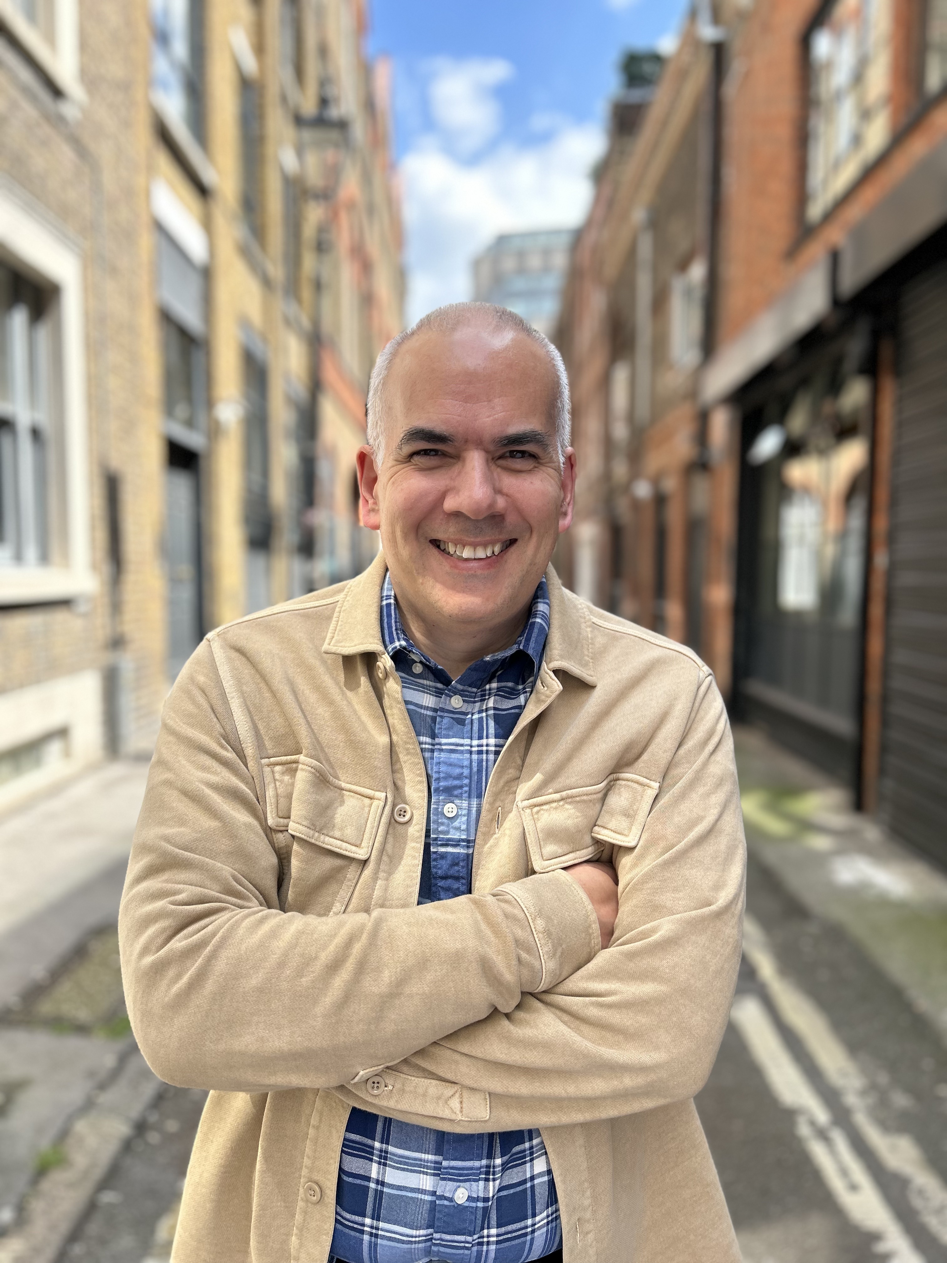 /img/Karsten Shaw Headshot.jpeg